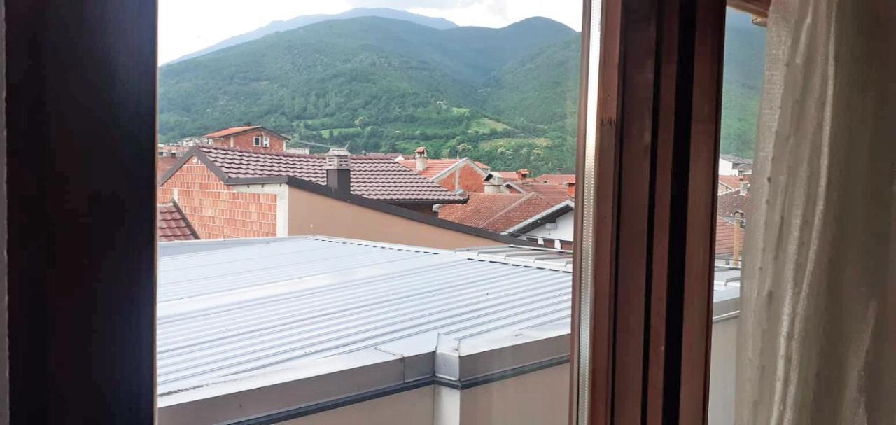Lovely 1 Bedroom Within Walking Distance, Views Peć Exterior foto